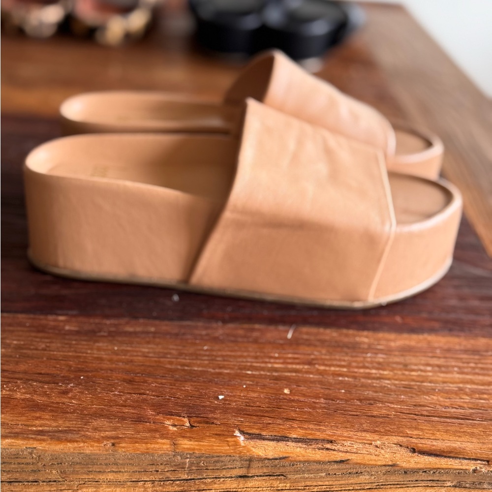 BEEK Albatross Platform, Tan leather Slide Size 7 NEW